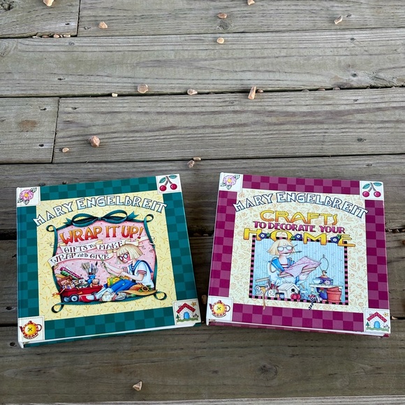 Mary Engelbreit Set of 2 Arts and Craft Books - Picture 1 of 10